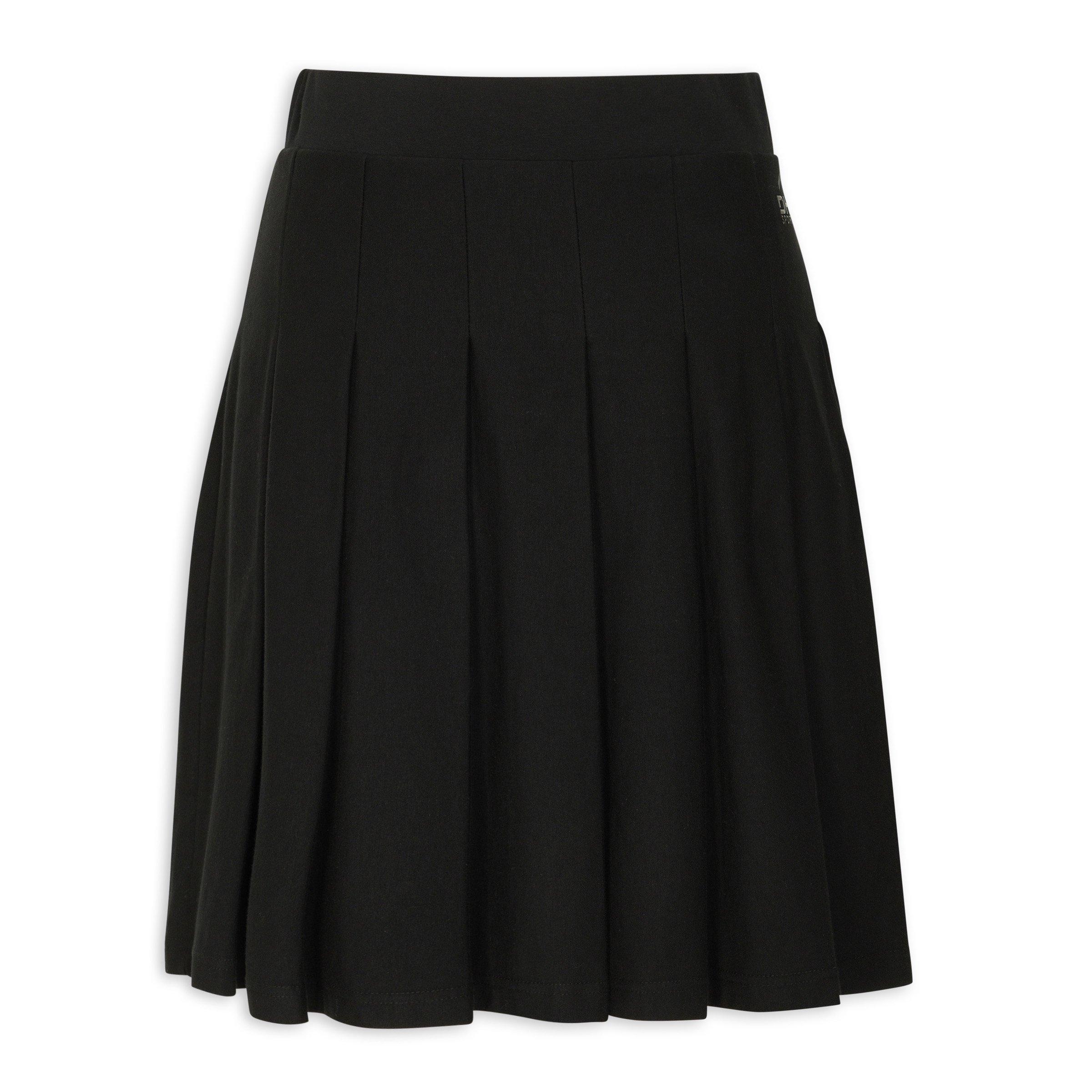 Black pleated skirt